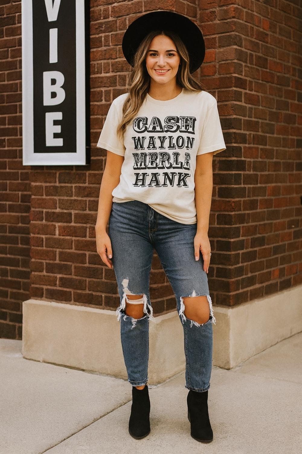 Graphic t-shirt, short sleeve, round neck, pullover, long, slightly stretchy, front view