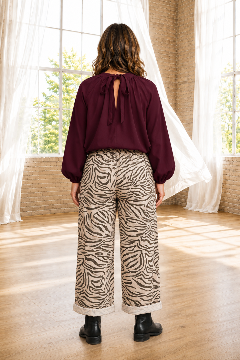 * Pants
* Zebra print
* Elastic waist
* Drawstring
* Pockets
* High-rise
* Relaxed/shift fit
* Full length
* No stretch