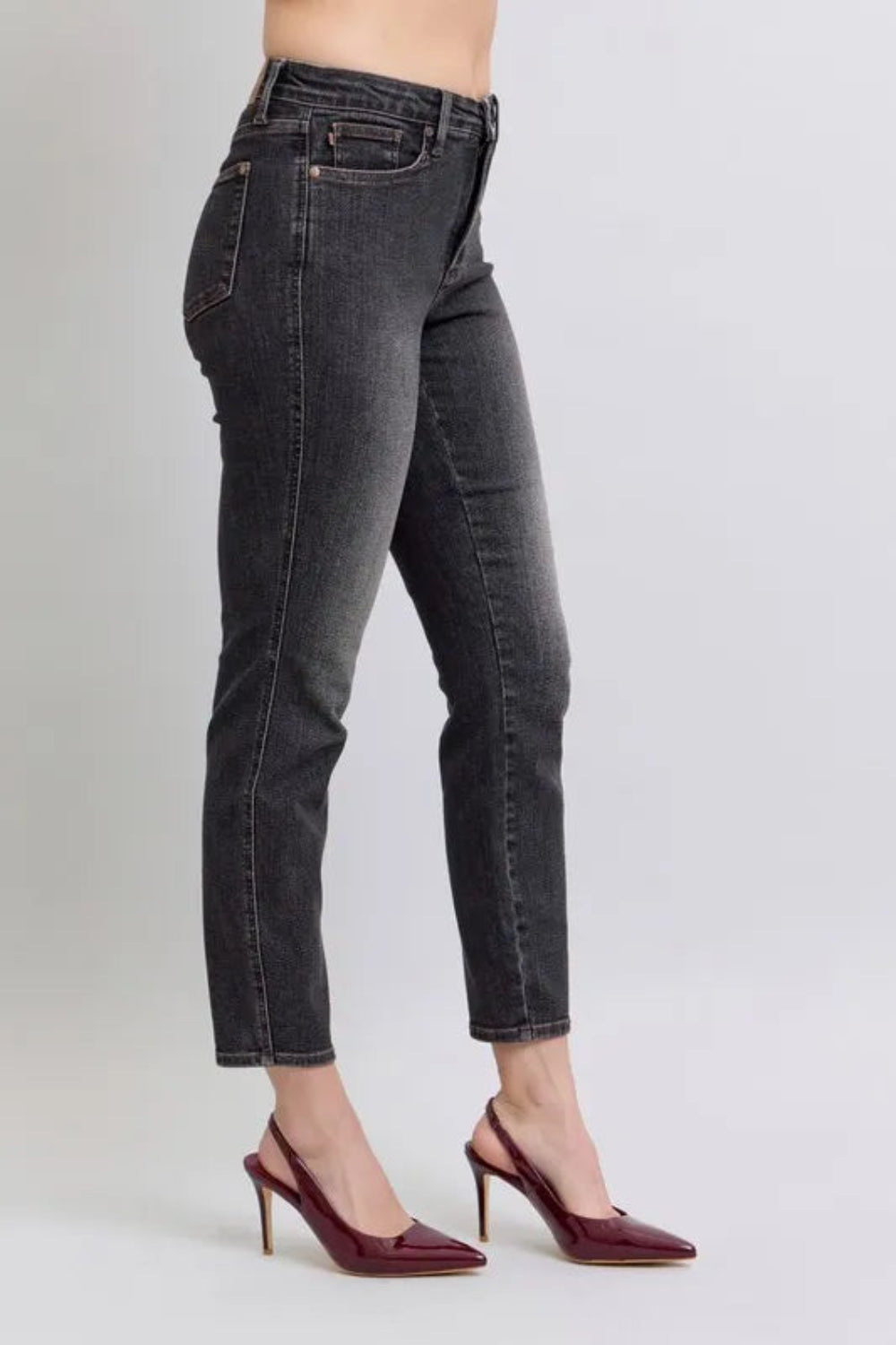 JUDY BLUE FULL-SIZE MID-RISE TUMMY CONTROL SLIM JEANS