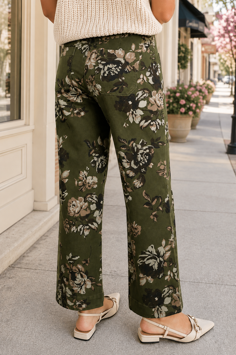 * Vintage style jeans
* Floral print
* High rise
* Wide leg
* Button/zipper closure
* Belt loops
* Front patch pockets
* Back pockets
* Slightly stretchy