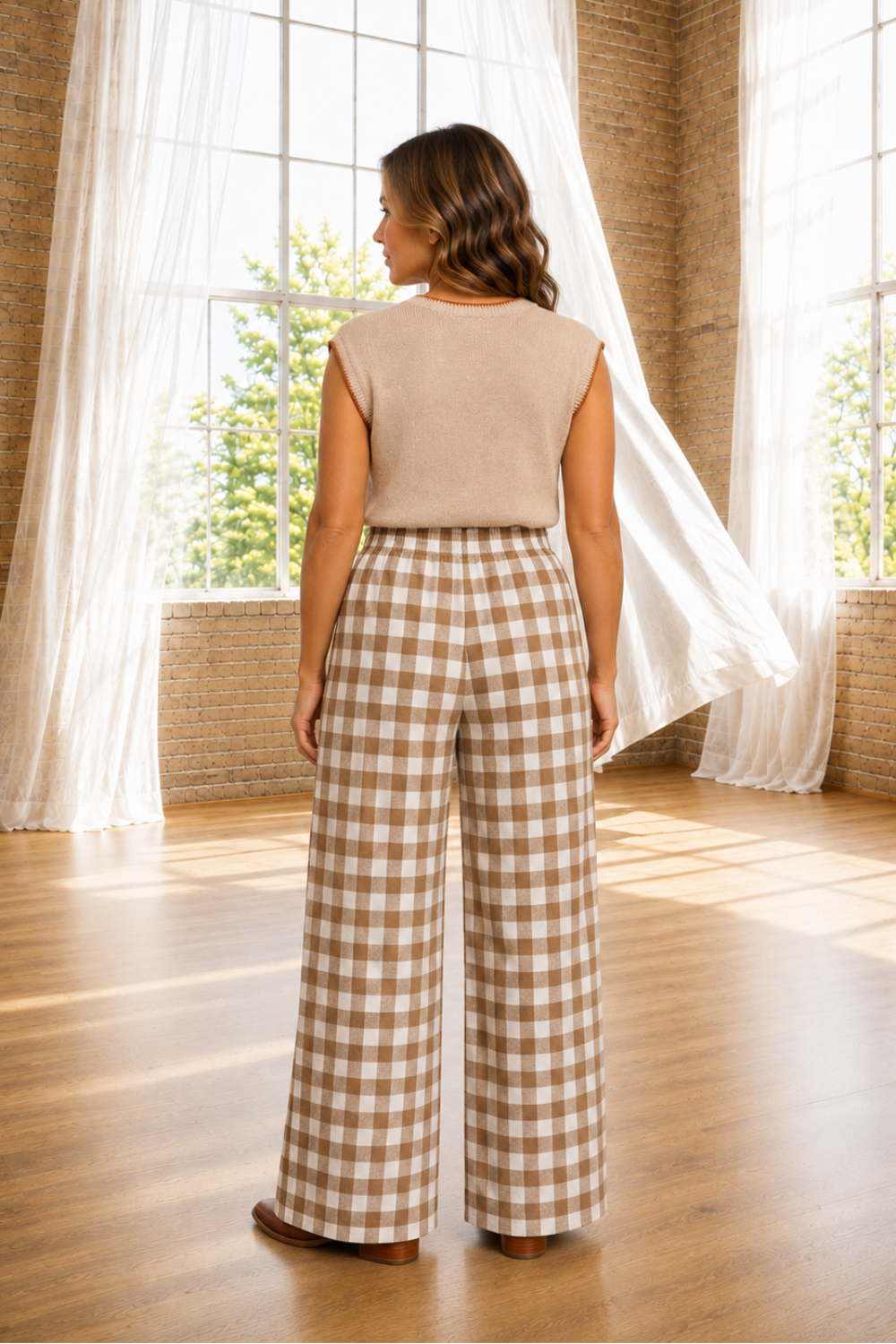 * Elastic waist pants
* Drawstring
* Pocketed
* Wide leg
* Gingham print
* No stretch