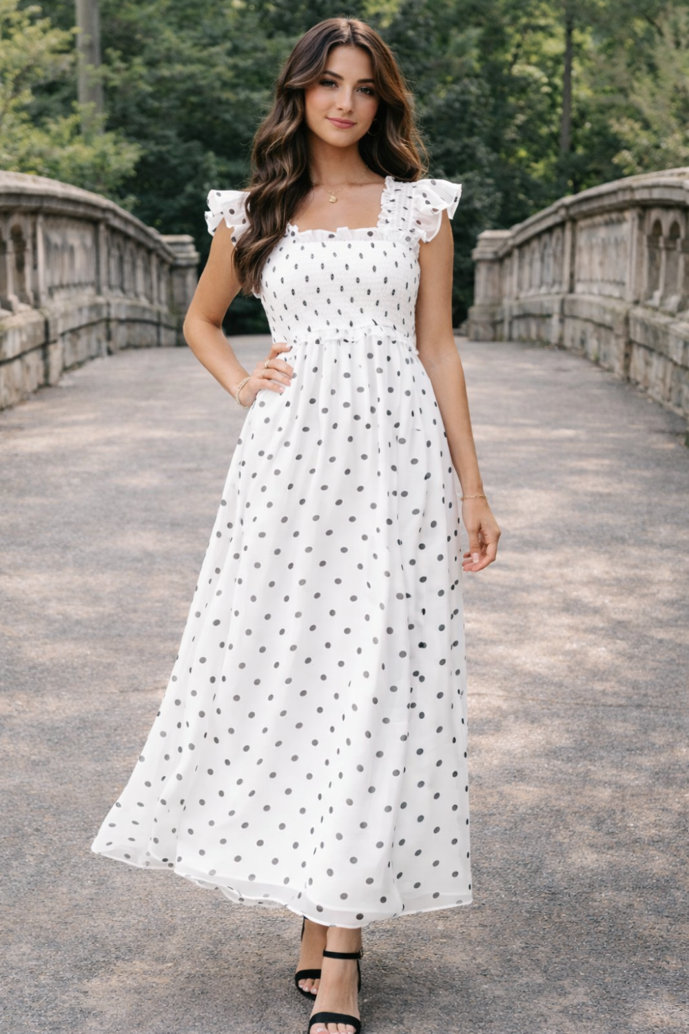 * Midi dress
* Square neck
* Ruffle sleeve
* Ruffled
* Smocked
* Frill
* Partially lined
* Pleated
* No stretch