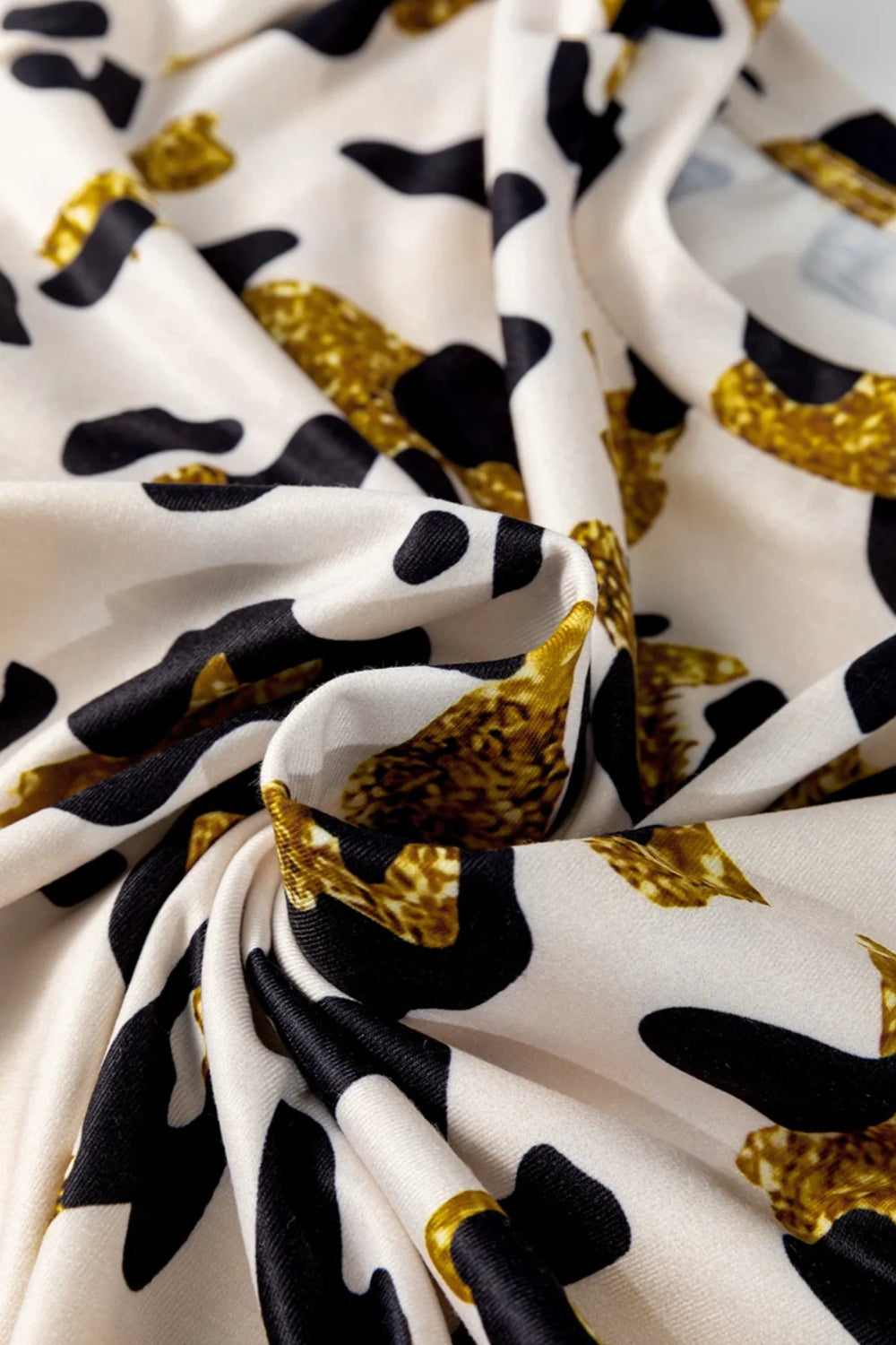 T-Shirt, Round Neck, Short Sleeve, Leopard Print, Medium Length, Slightly Stretchy Close Up View