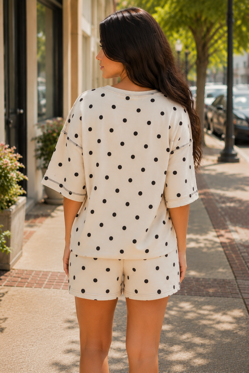 * Two-piece set
* Round neck
* Drop shoulder
* Short sleeve
* Exposed seams
* Polka dot
* Drawstring waist
* Pocketed
* Slightly stretchy