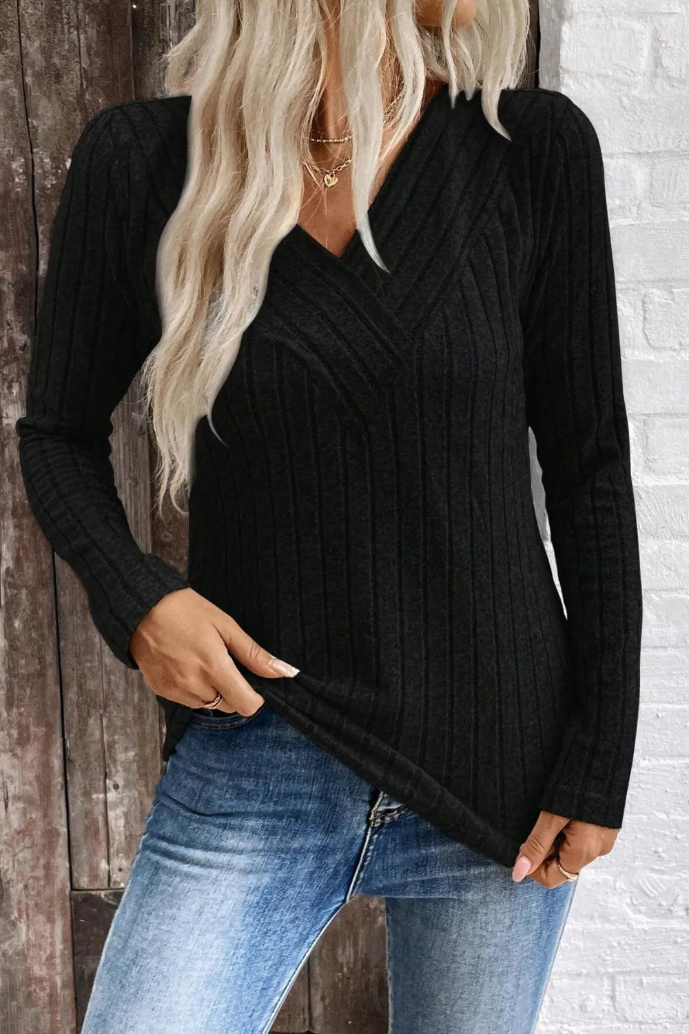 T-shirt, v-neck, long sleeve, ribbed, rounded hem, some stretch, front view