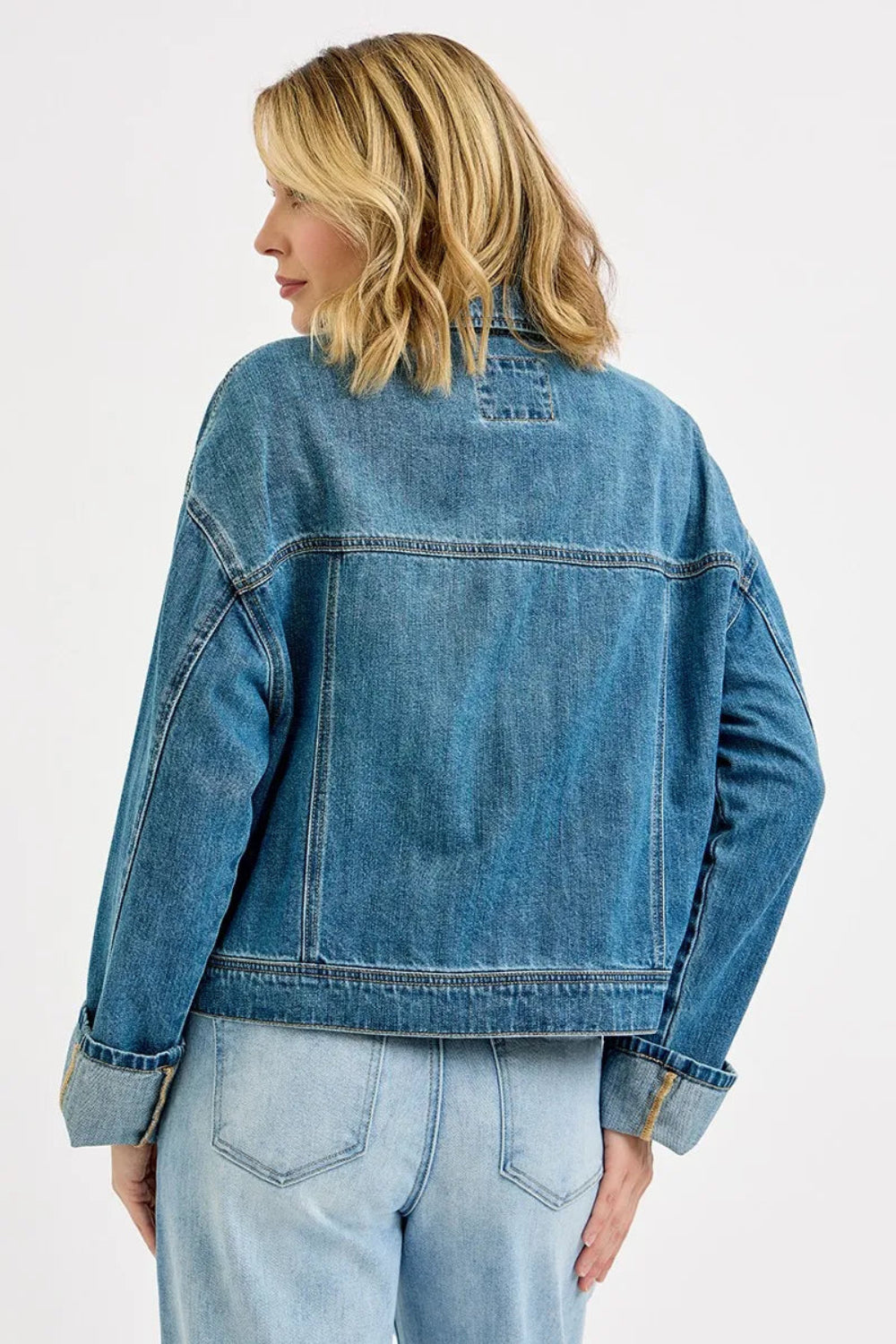 Risen denim jacket, cuffed, buttoned, pocketed, vintage wash, oversized back view