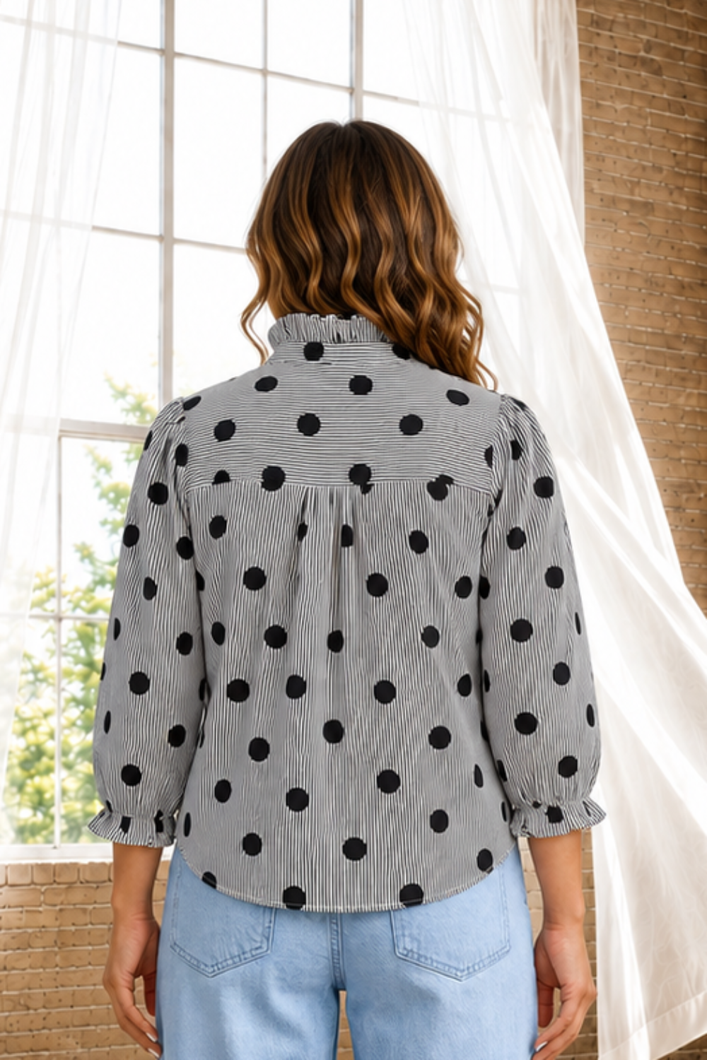* Stand-collar
* Half puff sleeve
* Ruffled
* Buttoned
* Elastic cuff
* Pleated
* Round hem
* No stretch