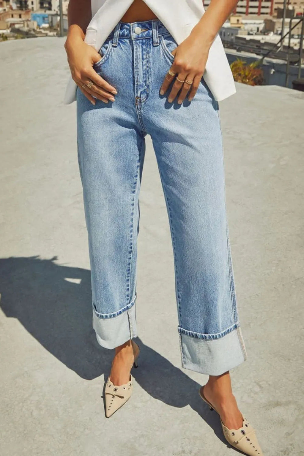 Jeans, high-waist, vintage wash, straight leg, 5 pocket detail, button/zipper closure, belt loops, slightly stretchy, front view