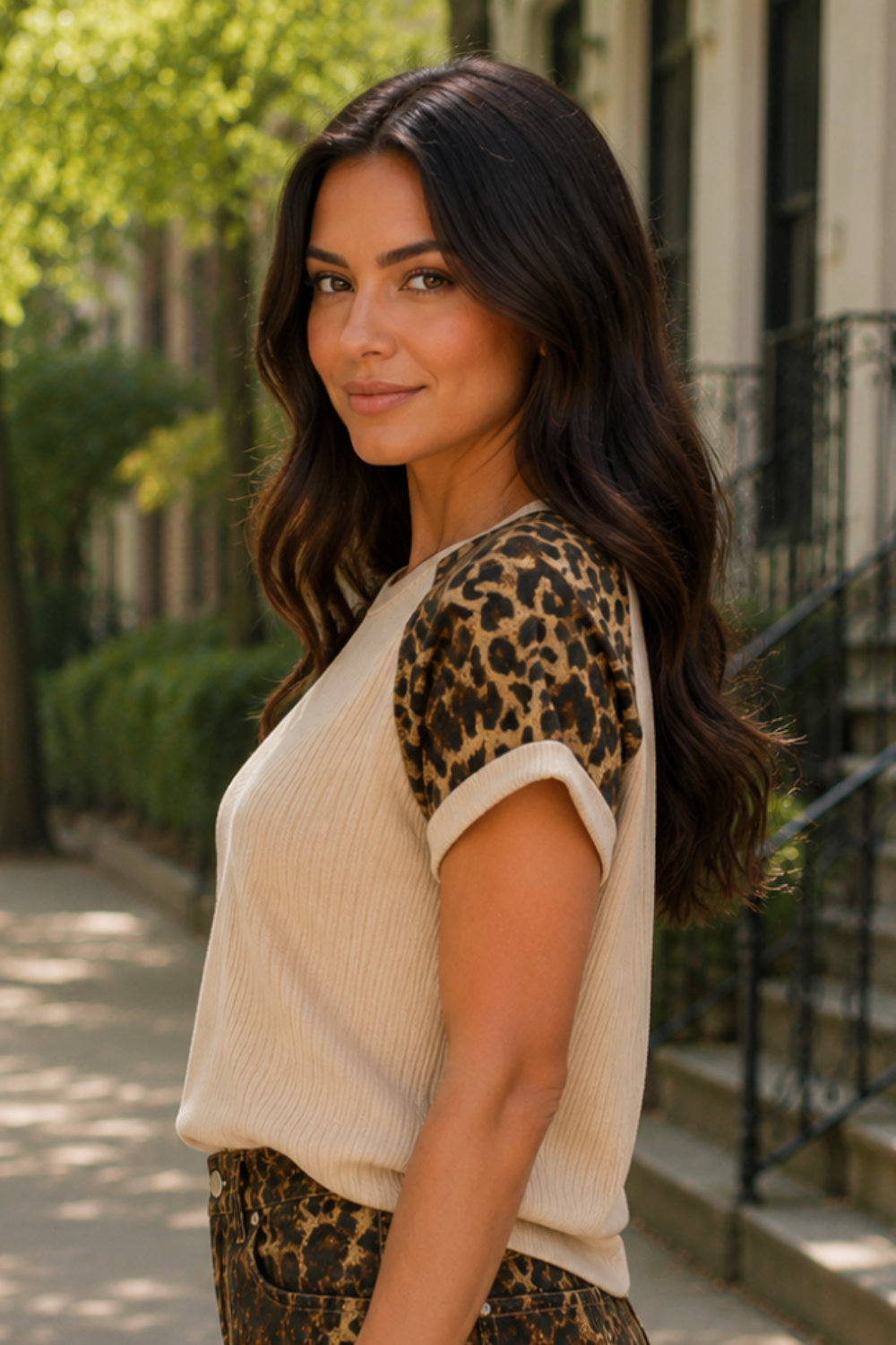 * Round neck
* Ribbed
* Short sleeve
* Color block leopard and cream
* Contrast sleeve
* Loose fit
* Slightly stretchy