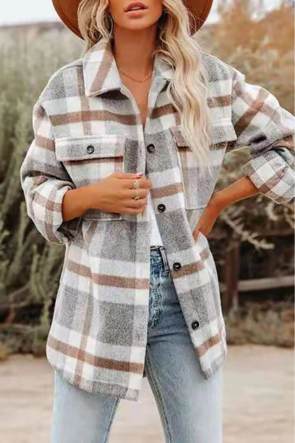 Jacket, Collared, Drop sleeve, Long sleeve, Front patch pockets, Buttoned,
Rounded hem, side, slits, Unlined, No stretch, Front view