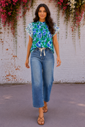 * Medium wash
* High-rise
* Wide-leg
* Elastic waist
* Drawstring
* Pocketed
* Cropped
* Release side seem
* Stretchy