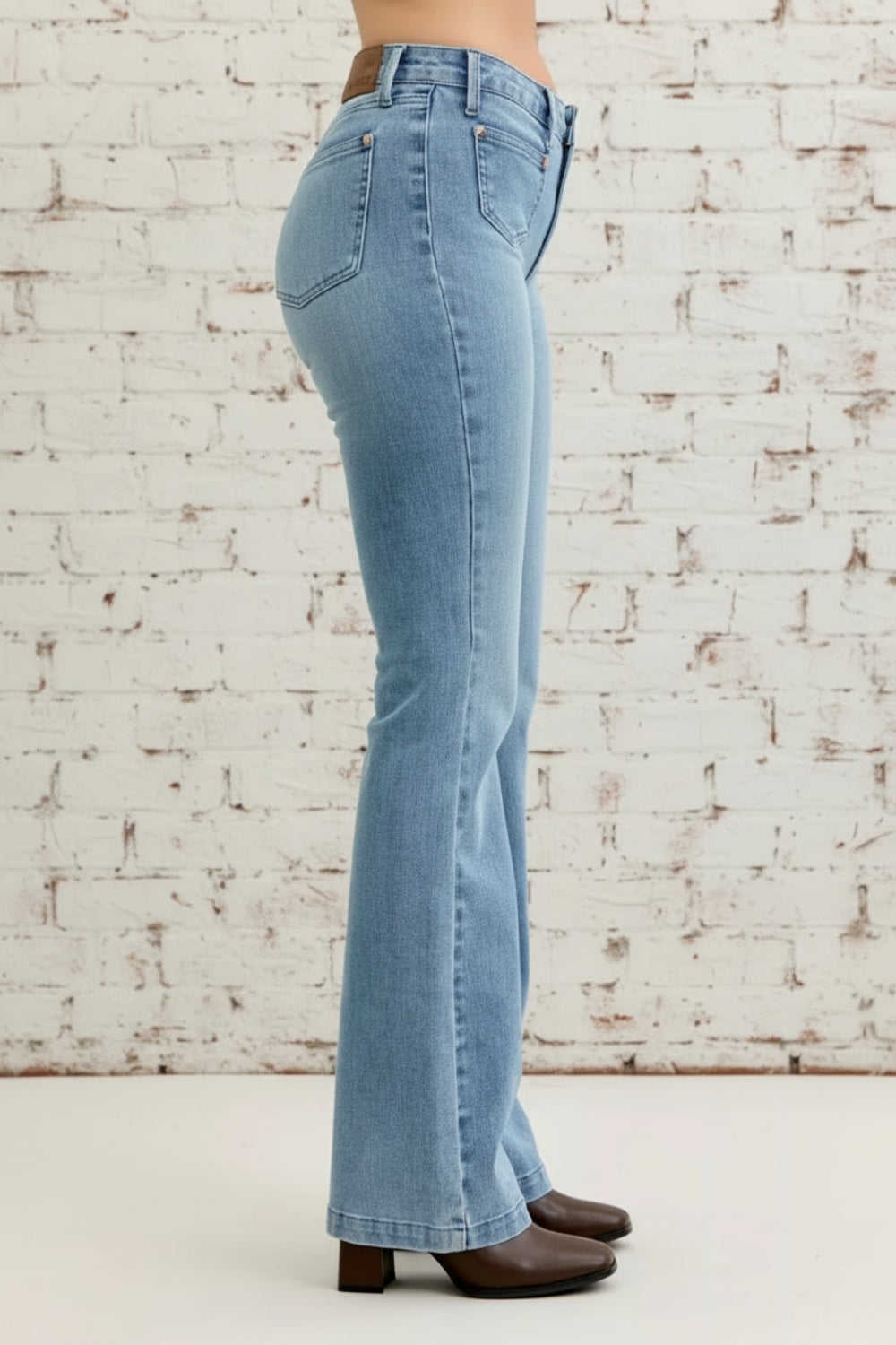 Judy Blue, high-rise, mid-rise, patch pocket, bootcut, contrast wash, pocketed, belt loops, button/zipper closure, stretchy, side view