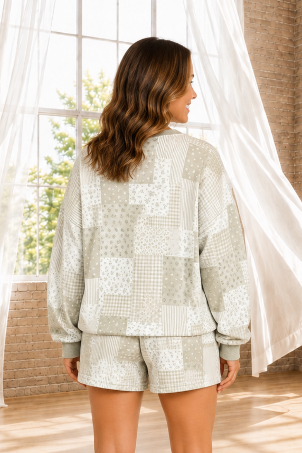 * Two-piece short set
* Mock neck
* Long sleeve
* Drop shoulder
* Ribbed
* Drawstring waist
* Pocketed
* Slightly stretchy