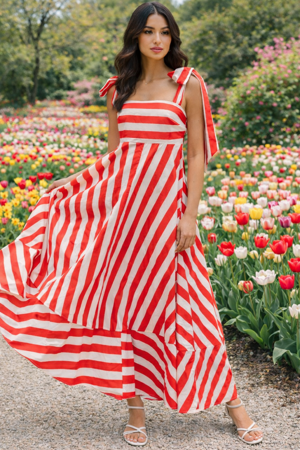 * Maxi dress
* Square neck
* Wide tied straps
* Opaque
* Ruffled
* Unlined
* No stretch
