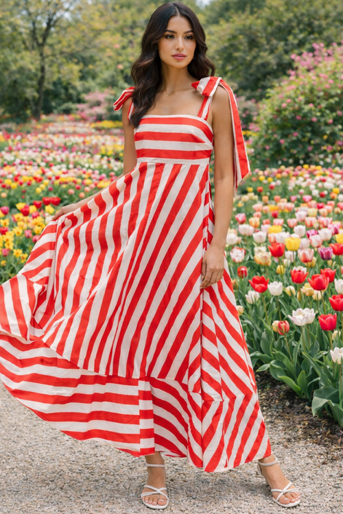 * Maxi dress
* Square neck
* Wide tied straps
* Opaque
* Ruffled
* Unlined
* No stretch