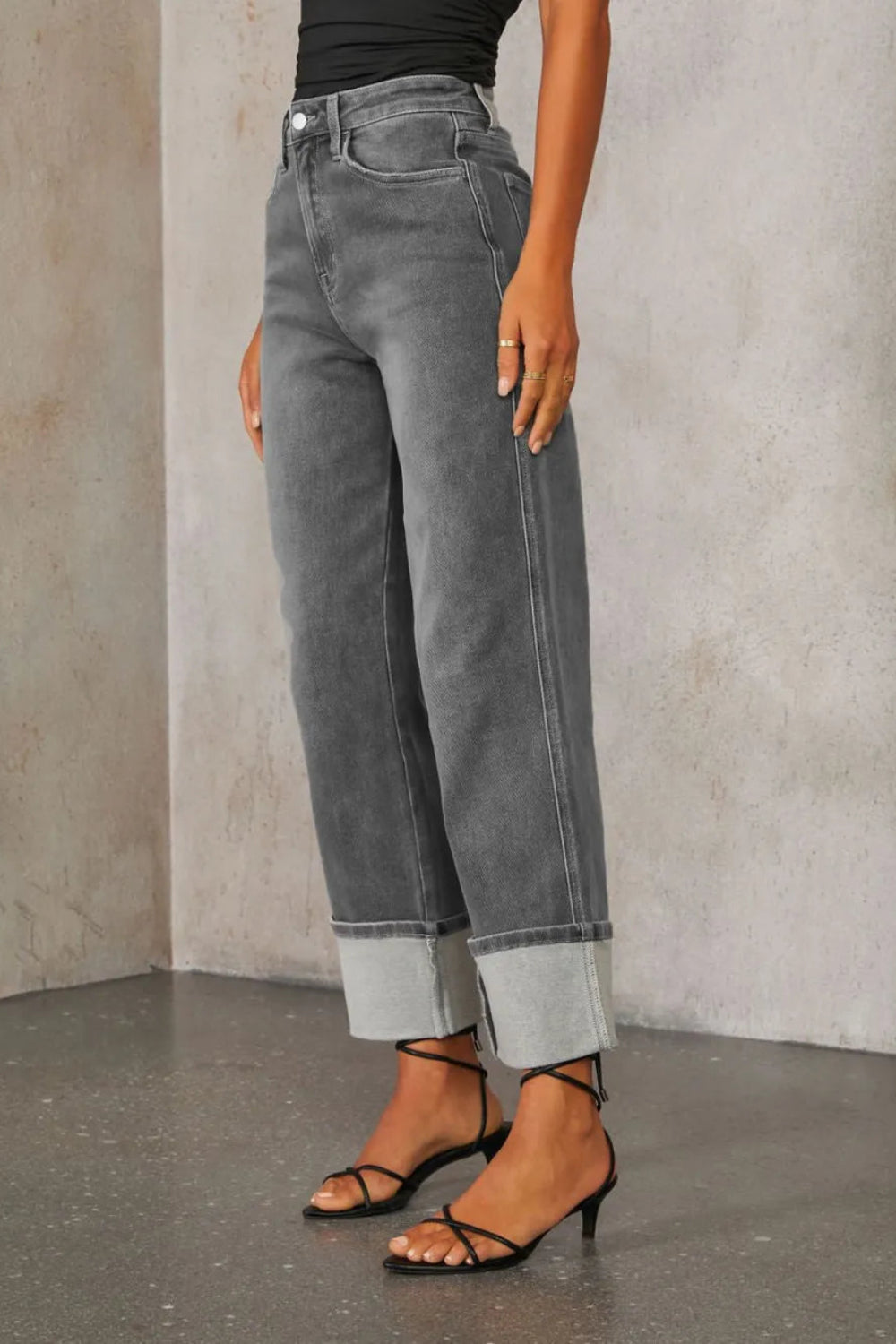 Jeans, high-waist, vintage wash, straight leg, 5 pocket detail, button/zipper closure, belt loops, slightly stretchy, side view