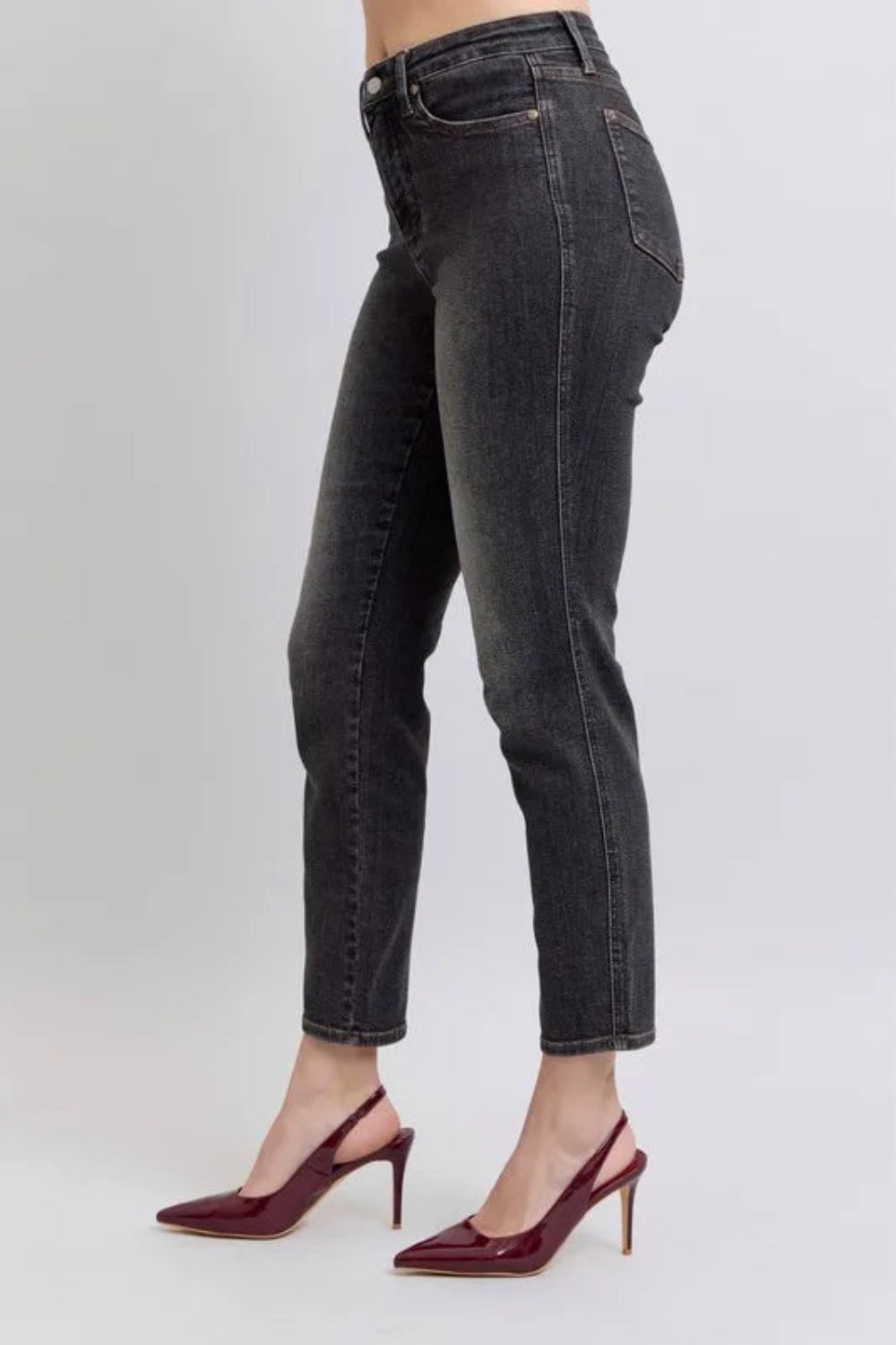 JUDY BLUE FULL-SIZE MID-RISE TUMMY CONTROL SLIM JEANS