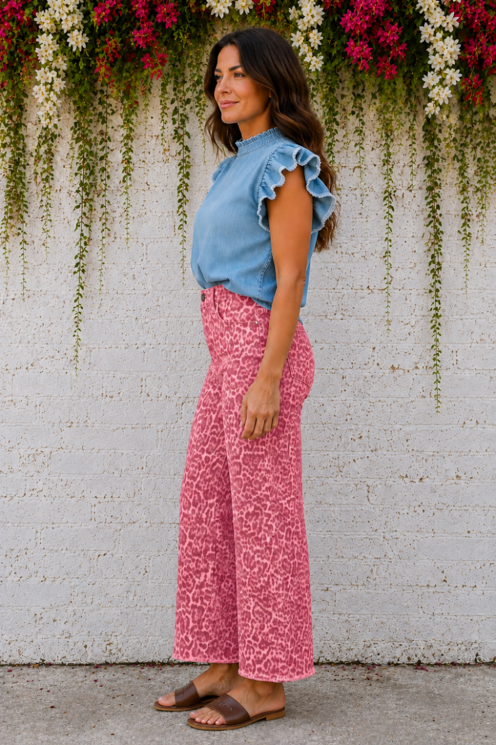 * Leopard print
* High-waist
* Wide-leg
* Frayed hem
* Button/zipper closure
* Pocketed
* Belt loops
* Some stretch