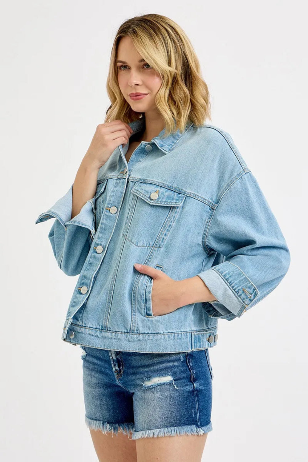 Denim jacket, oversized, pocketed, washed, buttoned, long sleeve, no stretch front view