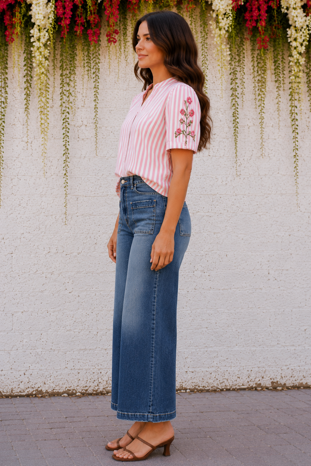 * Medium wash
* Front patch pockets
* Wide-leg
* High-rise
* Ankle length
* Pocketed
* Button/zipper closure
* Belt loops
* Distressed hem
* Slightly stretchy