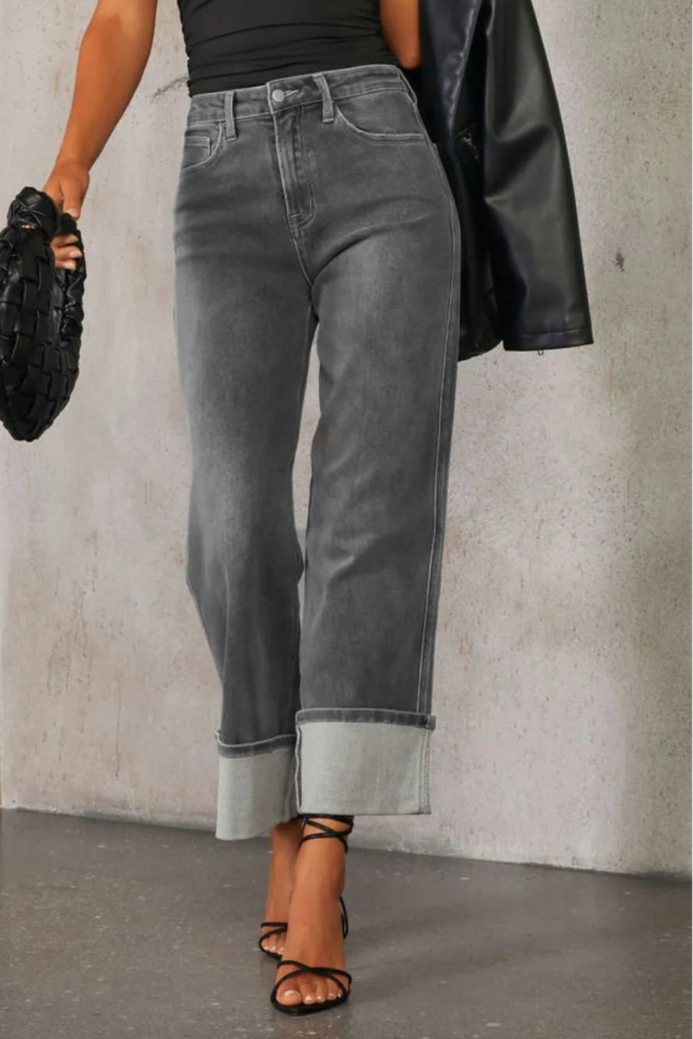 Jeans, high-waist, vintage wash, straight leg, 5 pocket detail, button/zipper closure, belt loops, slightly stretchy, front view