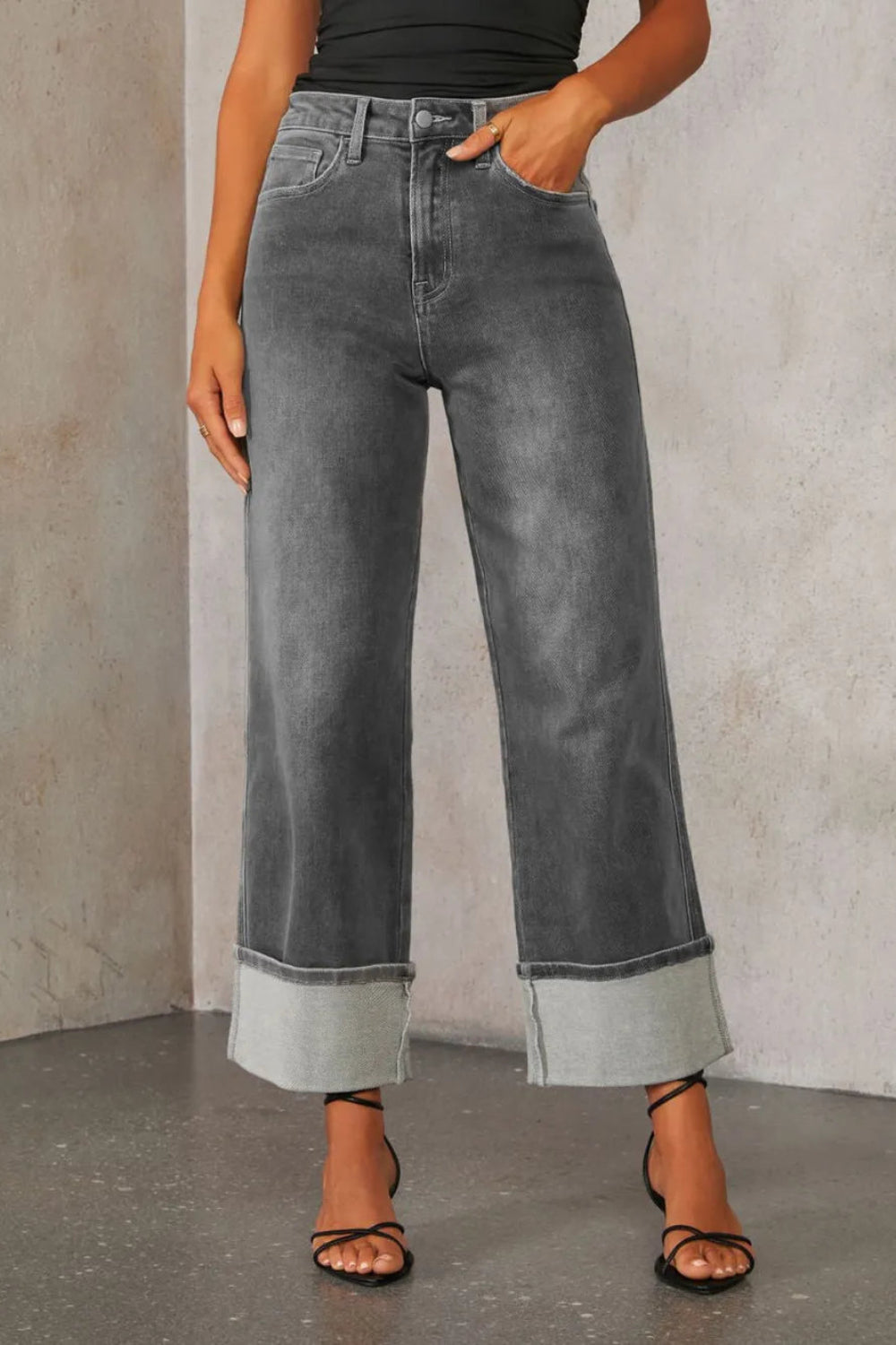 Jeans, high-waist, vintage wash, straight leg, 5 pocket detail, button/zipper closure, belt loops, slightly stretchy, front view