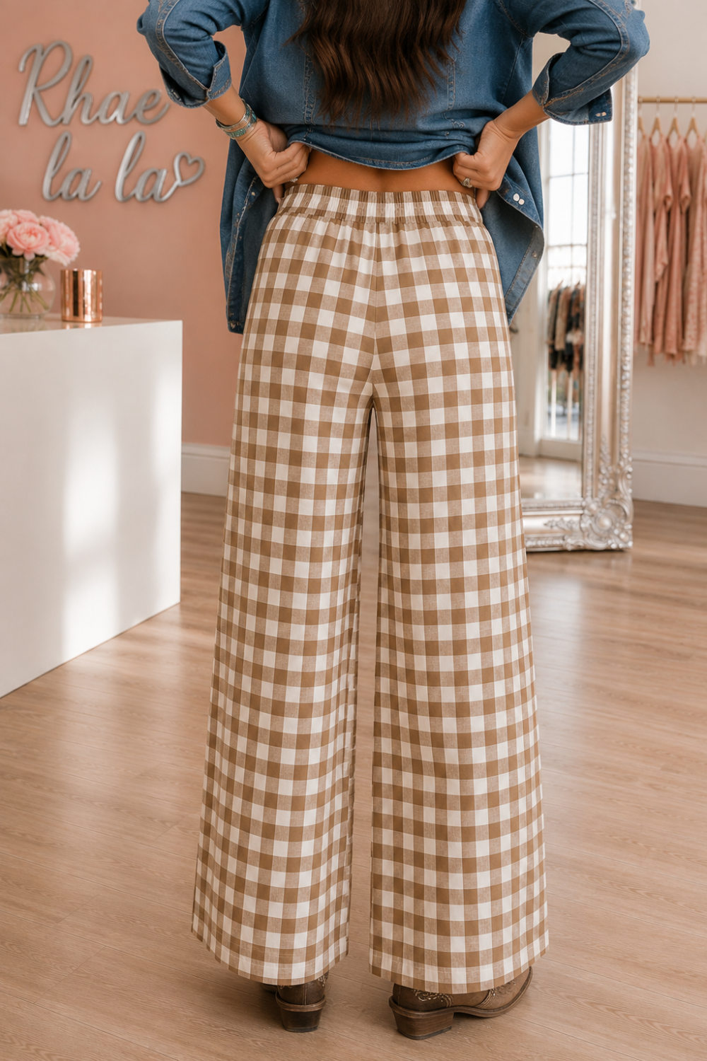 * Elastic waist pants
* Drawstring
* Pocketed
* Wide leg
* No stretch