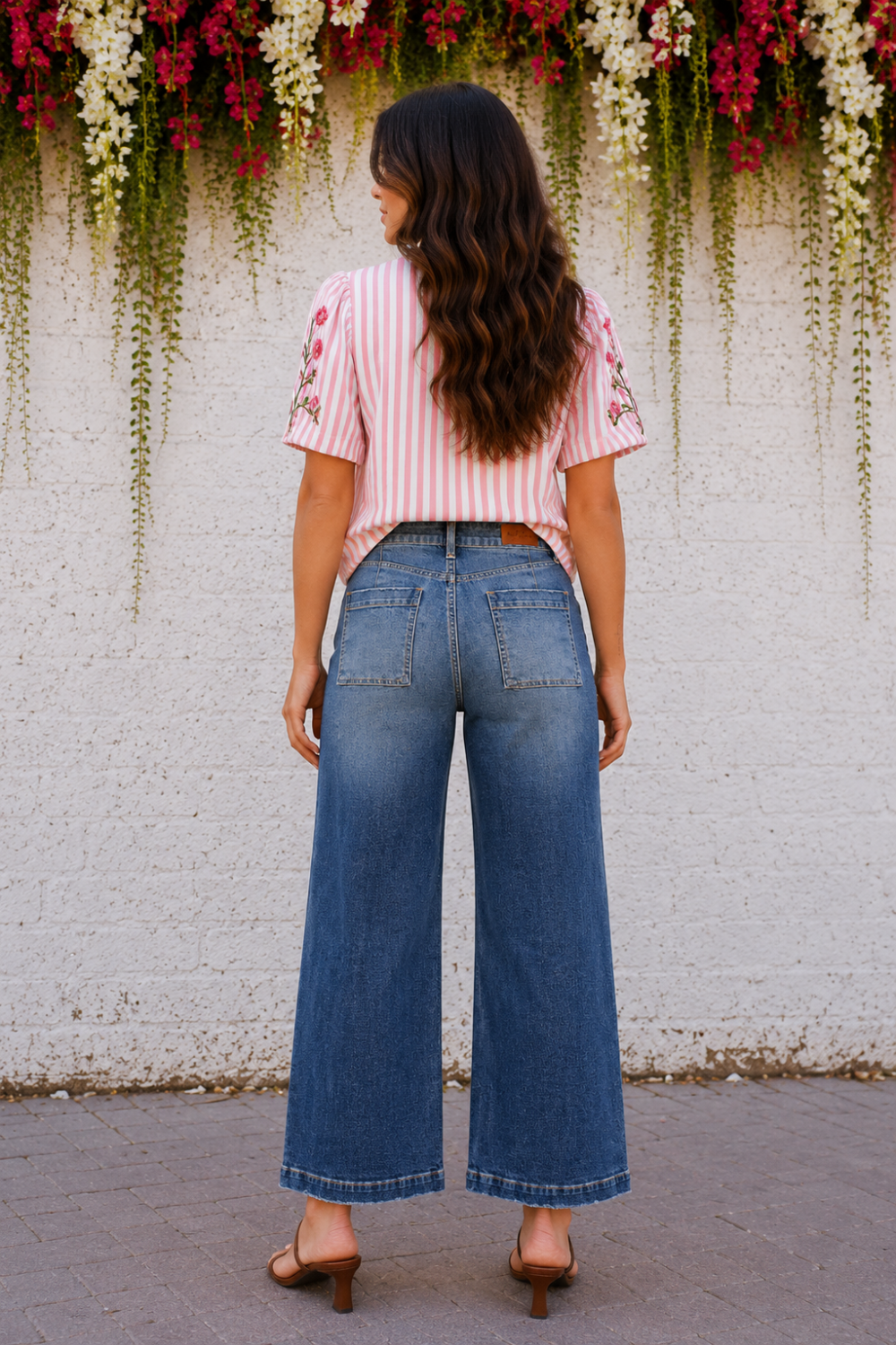 * Medium wash
* Front patch pockets
* Wide-leg
* High-rise
* Ankle length
* Pocketed
* Button/zipper closure
* Belt loops
* Distressed hem
* Slightly stretchy