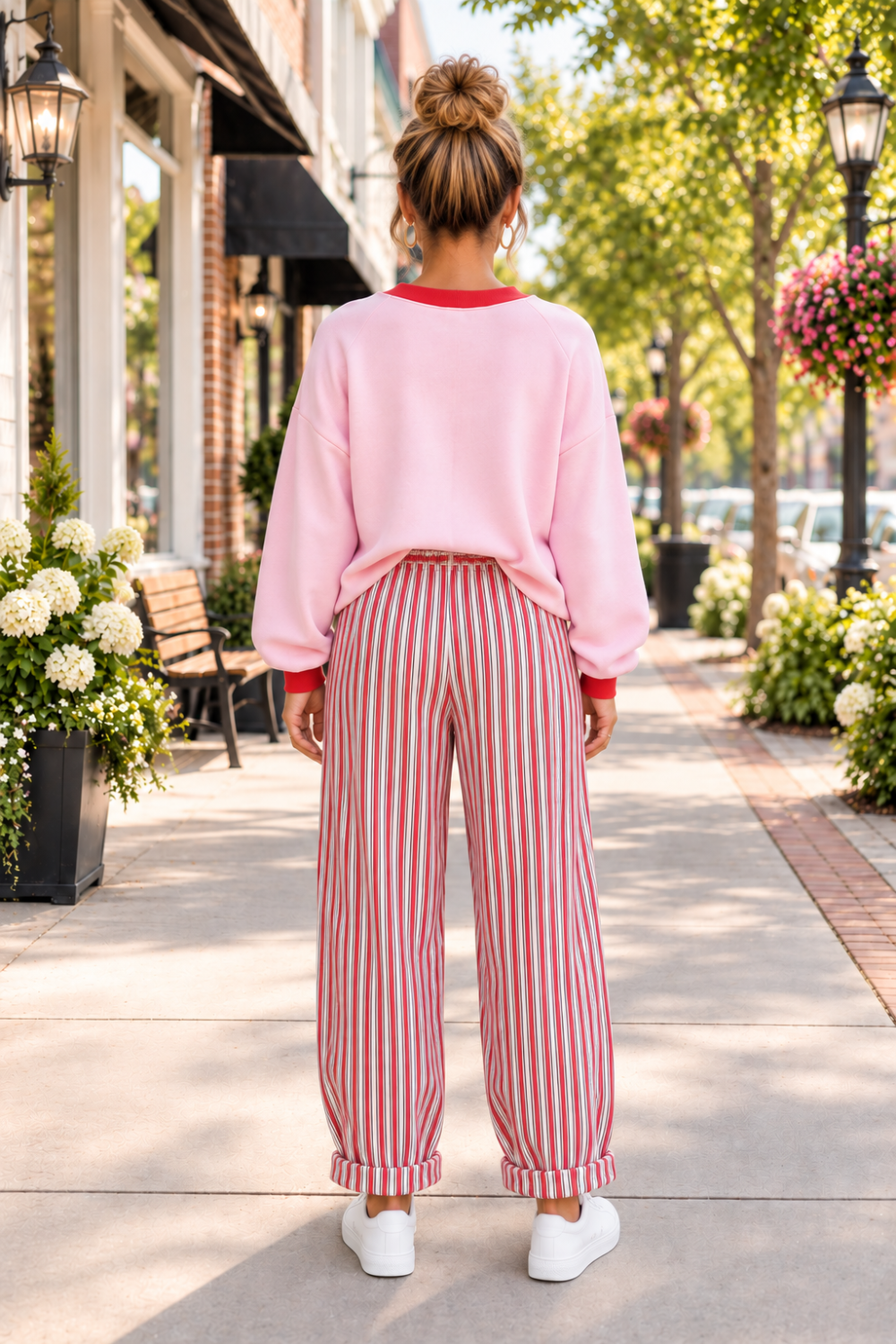 * Pants 
* High-waist
* Striped
* Elastic waist
* Drawstring
* Pocketed
* Pleated
* Loose fit
* Wide-leg
* No stretch