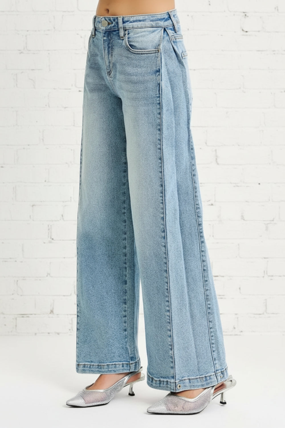 Risen Jeans, Mid-rise, wide barrel, transferable, leg snap, closed hem, medium washed, belt loops, button/zipper closure, pockets, slightly stretchy, side view

