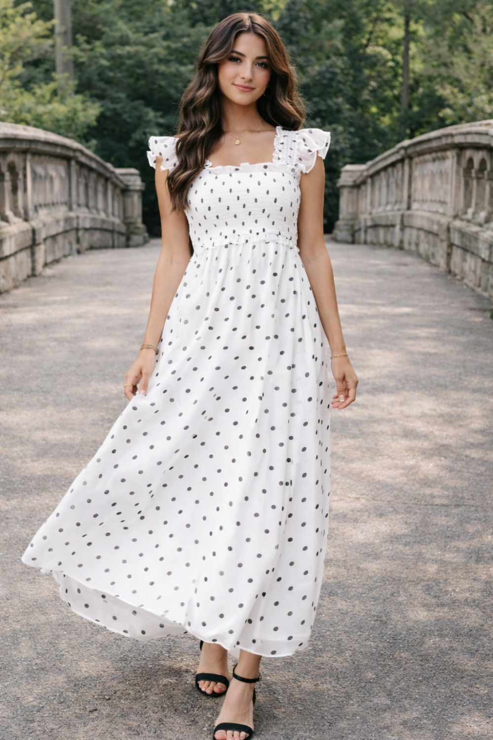 * Midi dress
* Square neck
* Ruffle sleeve
* Ruffled
* Smocked
* Frill
* Partially lined
* Pleated
* No stretch