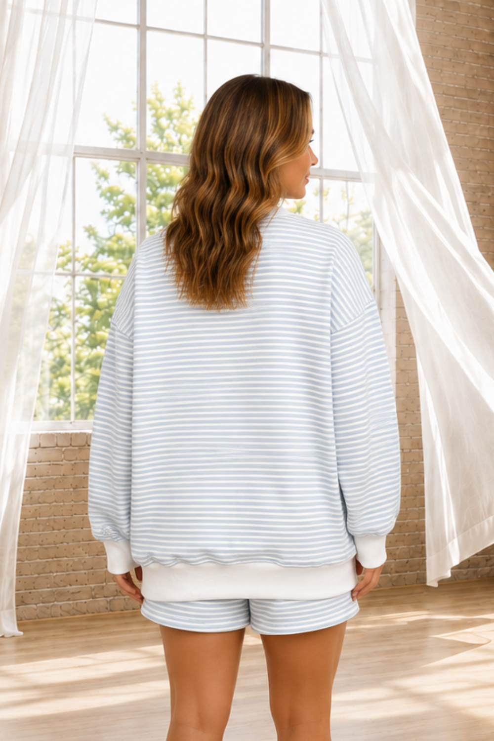 * Matching Short Set
* Mock neck
* Contrast trim
* Long sleeve
* Drop shoulder
* Ribbed
* Elastic waist
* Pocketed
* Side slits
* Slightly stretchy