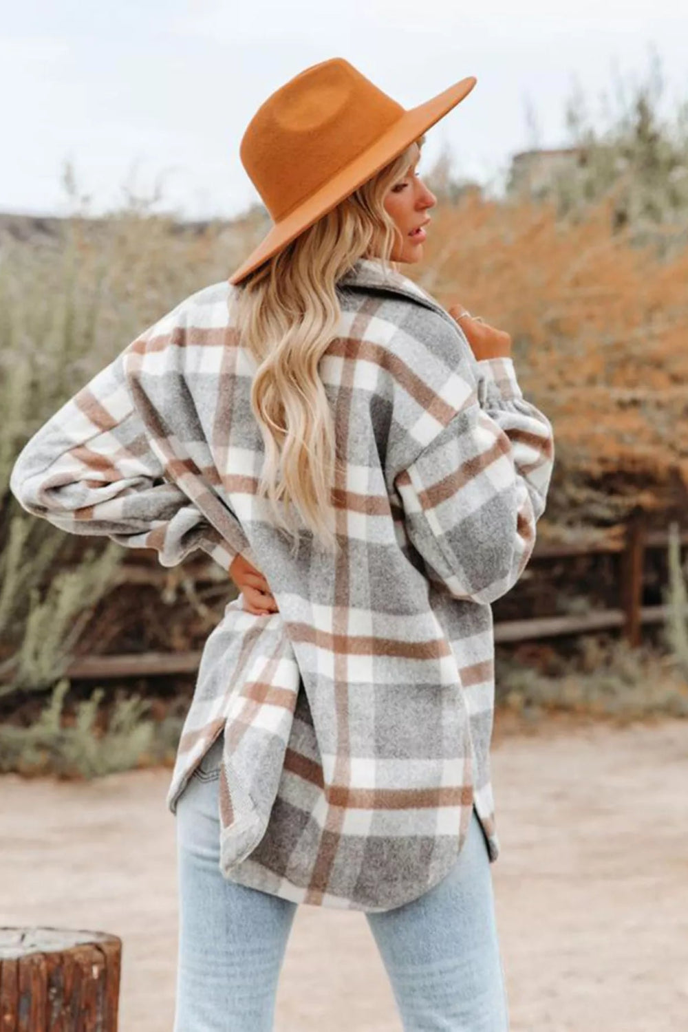 Jacket, Collared, Drop sleeve, Long sleeve, Front patch pockets, Buttoned,
Rounded hem, Side slits, Unlined, No stretch, Back  view