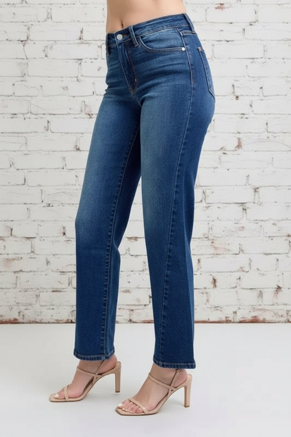 Judy Blue Jeans, full-size, side seam detail, straight let, medium vintage wash, pocketed, belt loops, button/zipper closure, stretchy, side view