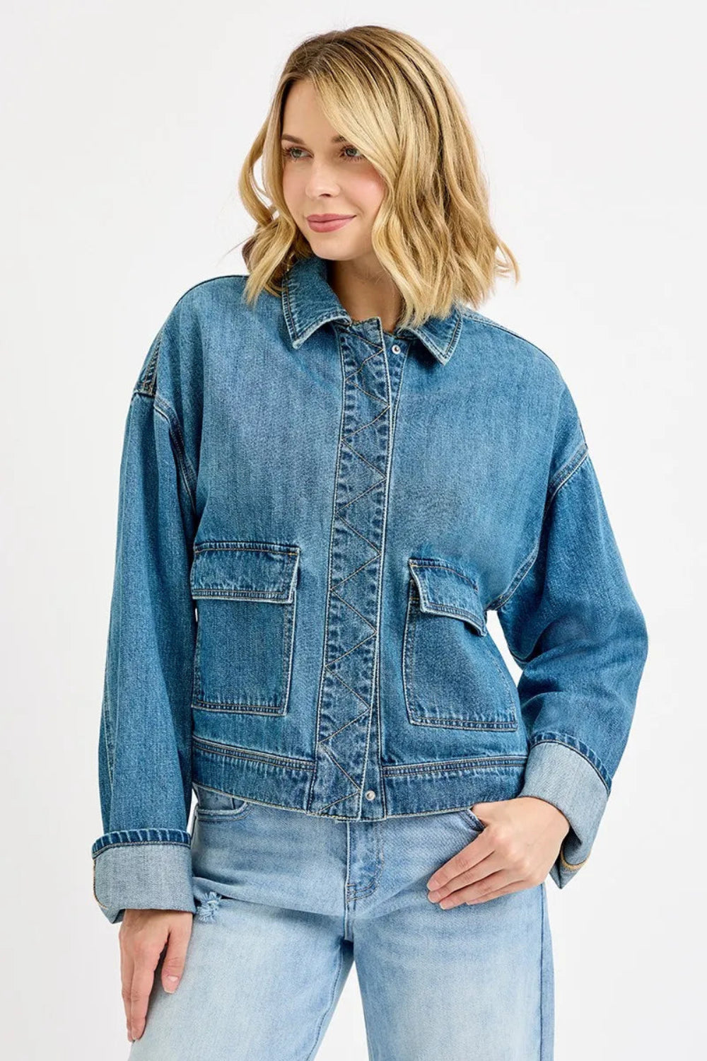 Risen denim jacket, cuffed, buttoned, pocketed, vintage wash, oversized front view