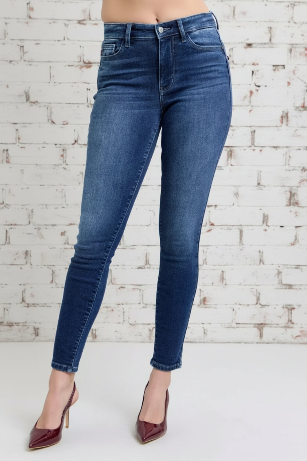 Judy Blue Jeans, full-size, high-rise, thermal, skinny, pocketed, belt loops, button/zipper closure, dark vintage wash, stretchy, front view